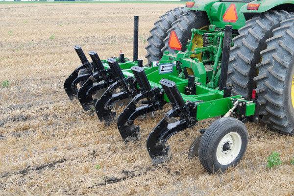 Unverferth | Zone-Builder® Subsoiler | Model 122 Spring-Cushioned Reset