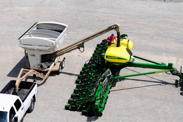 Unverferth | Seed Runner Bulk Tender | Model 3955XL