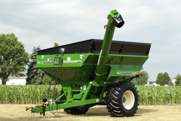 Unverferth | Mid Size Corner-Auger Grain Carts | Model 6225