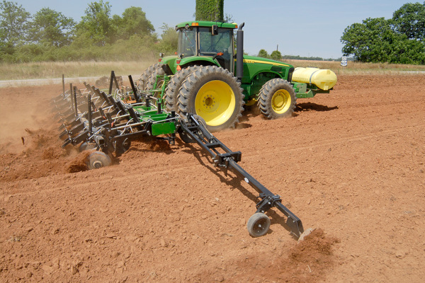Unverferth | Seedbed Tillage | Ripper-Bedder